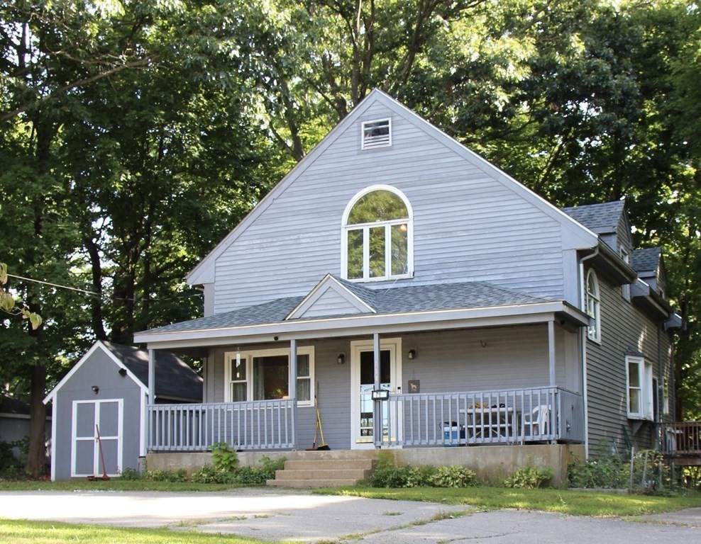 714 Pleasant St - Photo 1