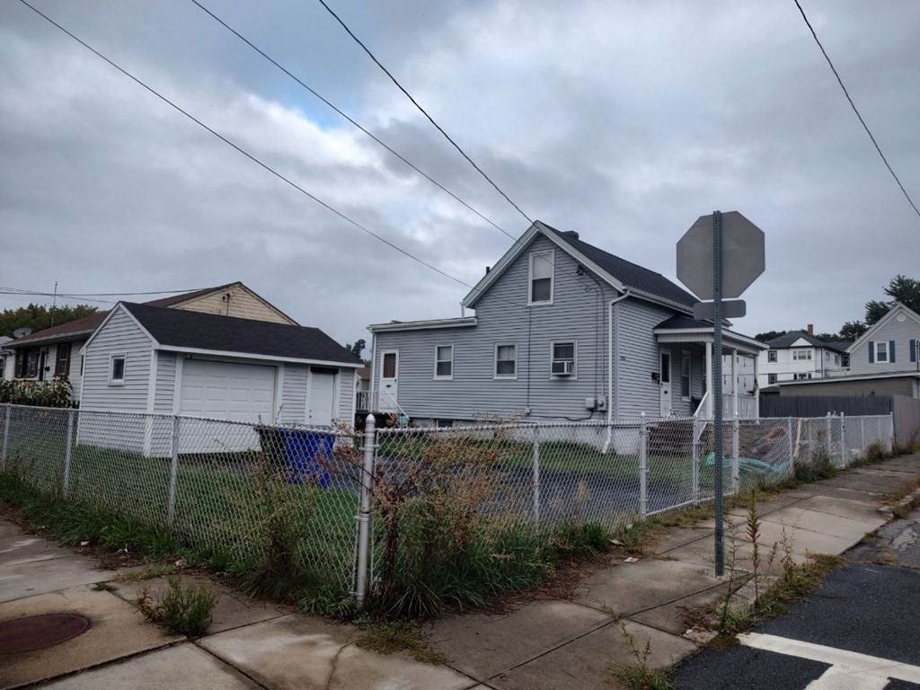 276 Beattie St - Photo 1
