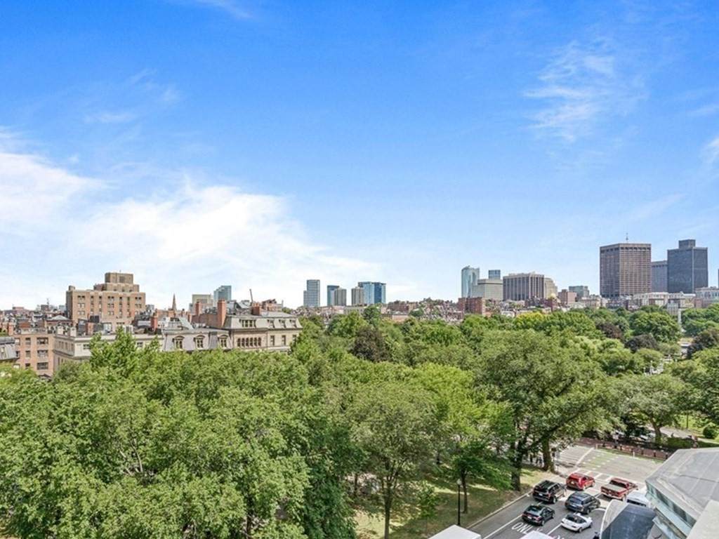 18 Commonwealth Avenue - Photo 1