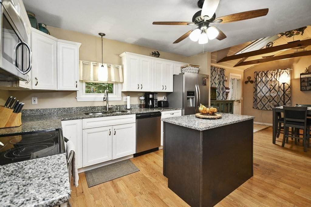 24 Warner Avenue - Photo 1