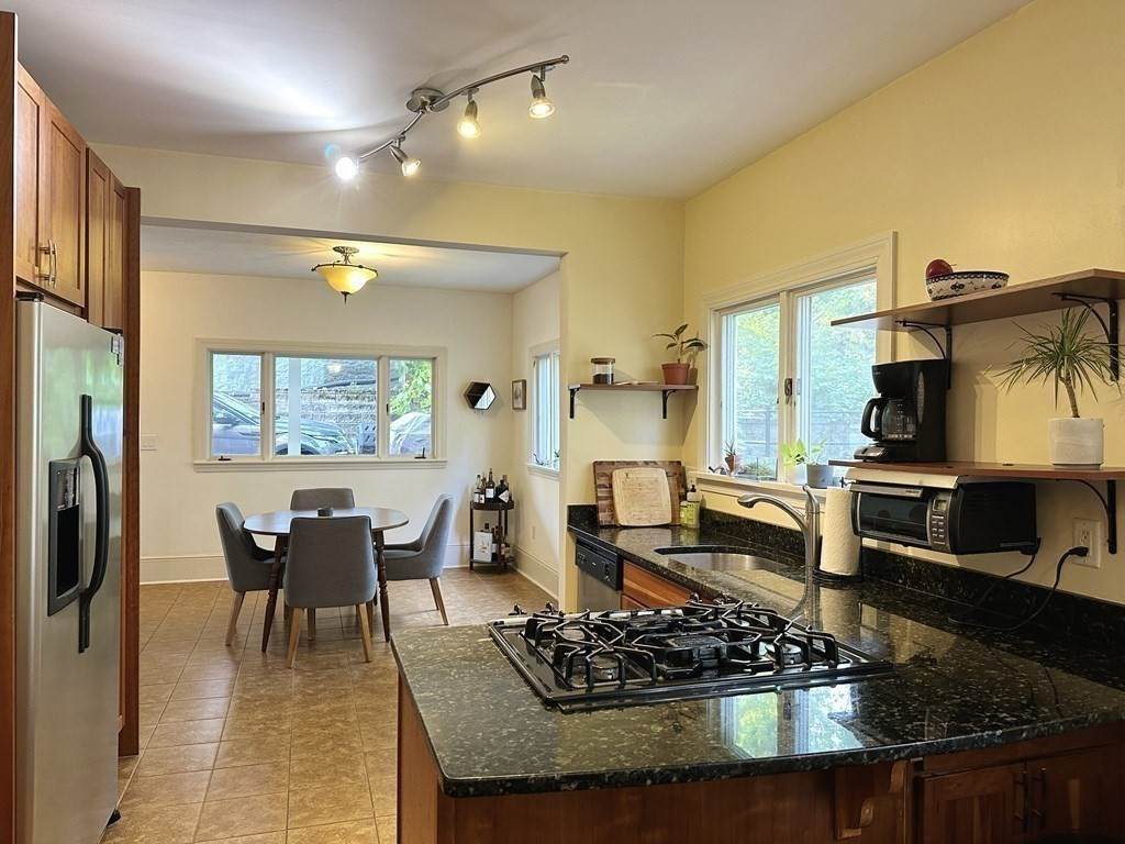 254 Highland Ave - Photo 1