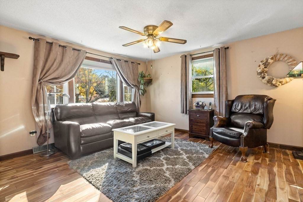 2 Finch Lane - Photo 1
