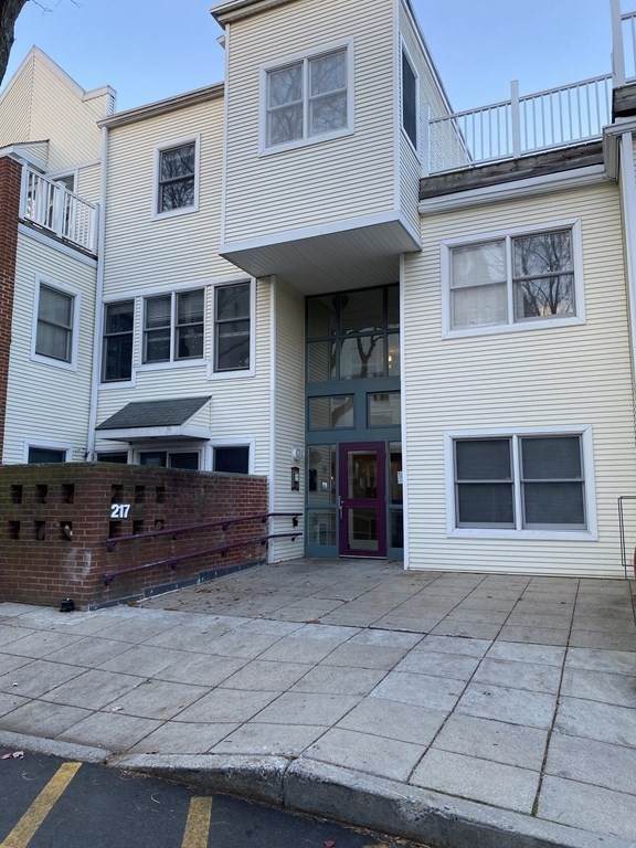 217 Thorndike Pl. - Photo 1