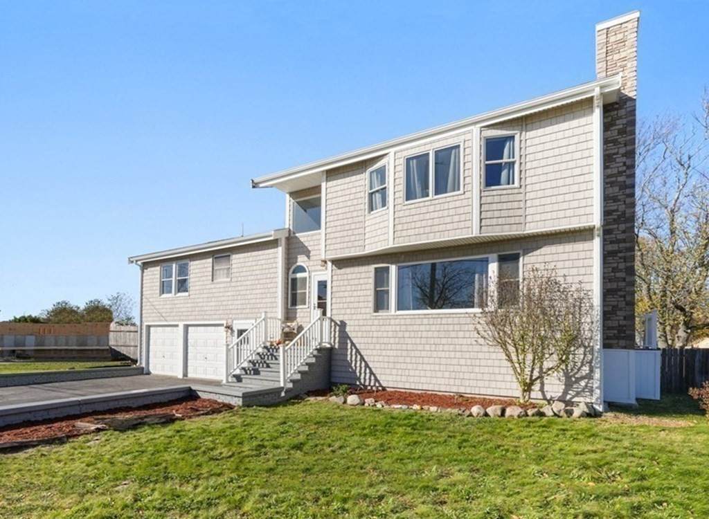 25 Warfield Ave - Photo 1
