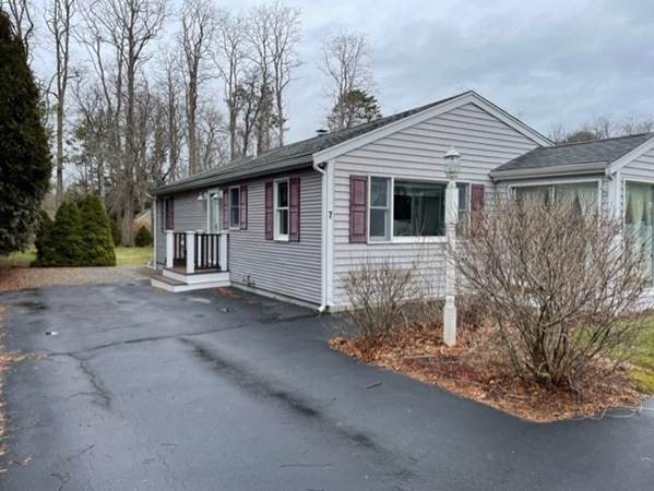 7 Lakewood Drive - Photo 1