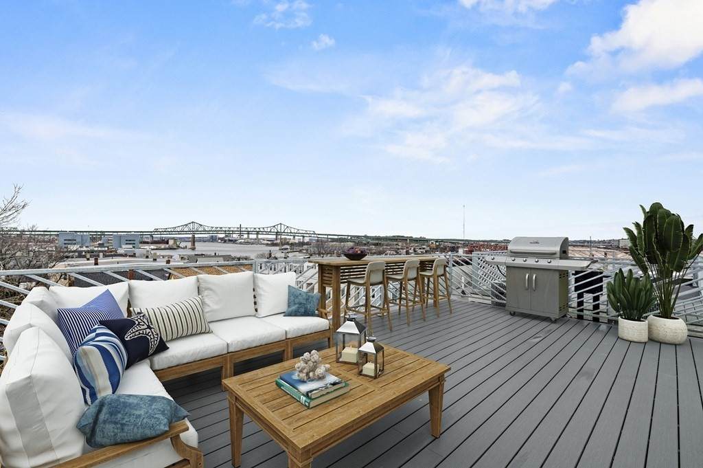 61 Falcon St - Photo 1