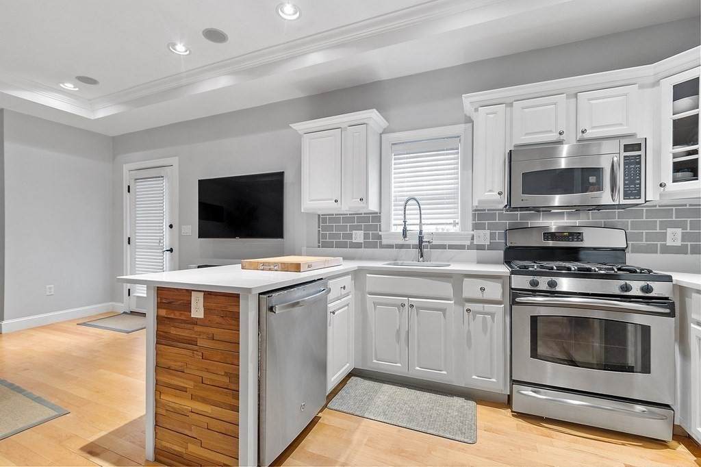 27 Parker St - Photo 1