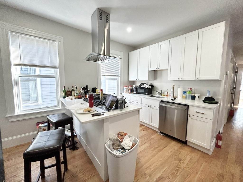 74 Marine Rd - Photo 1