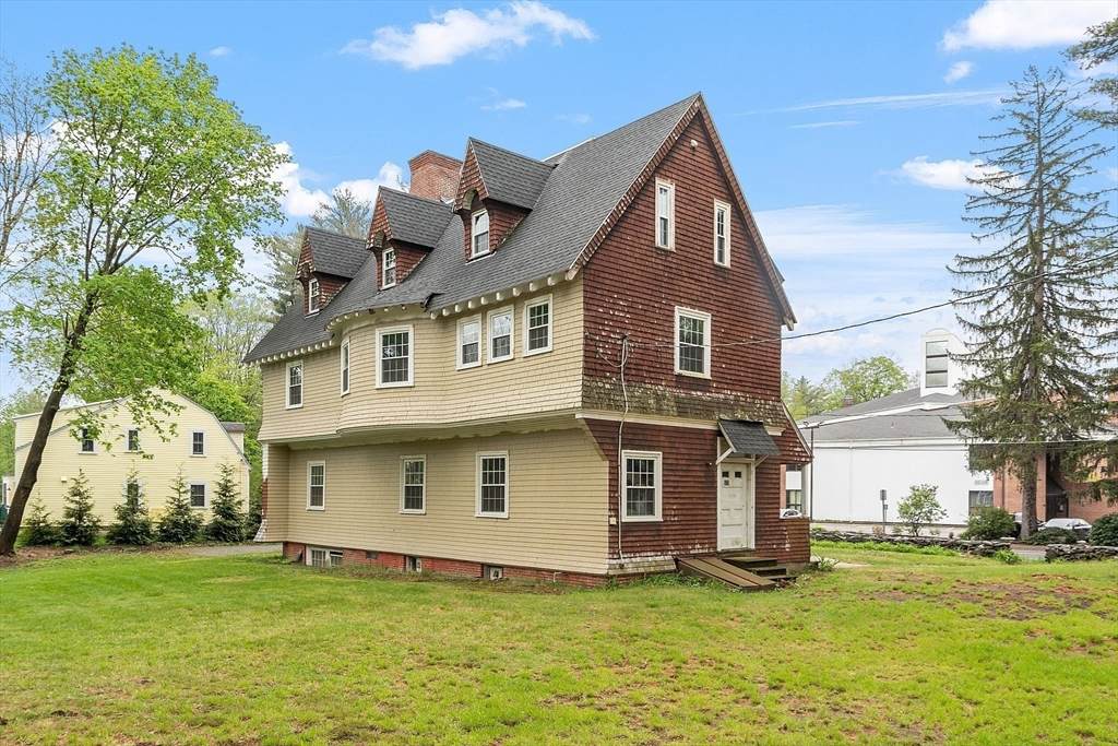 375 Main St - Photo 1
