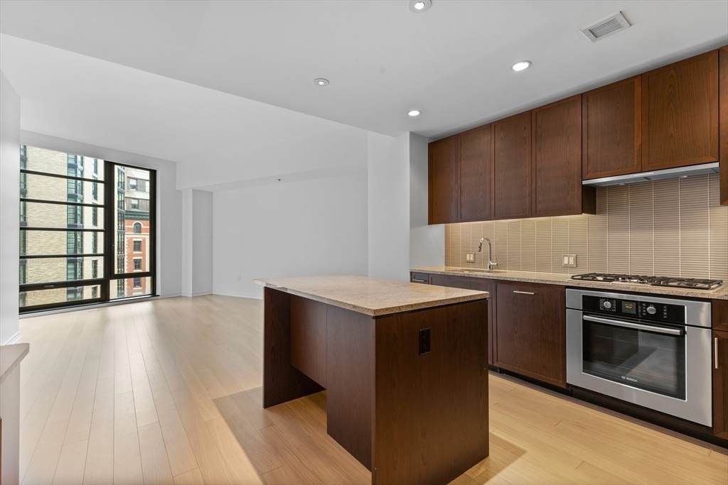 580 Washington St - Photo 1