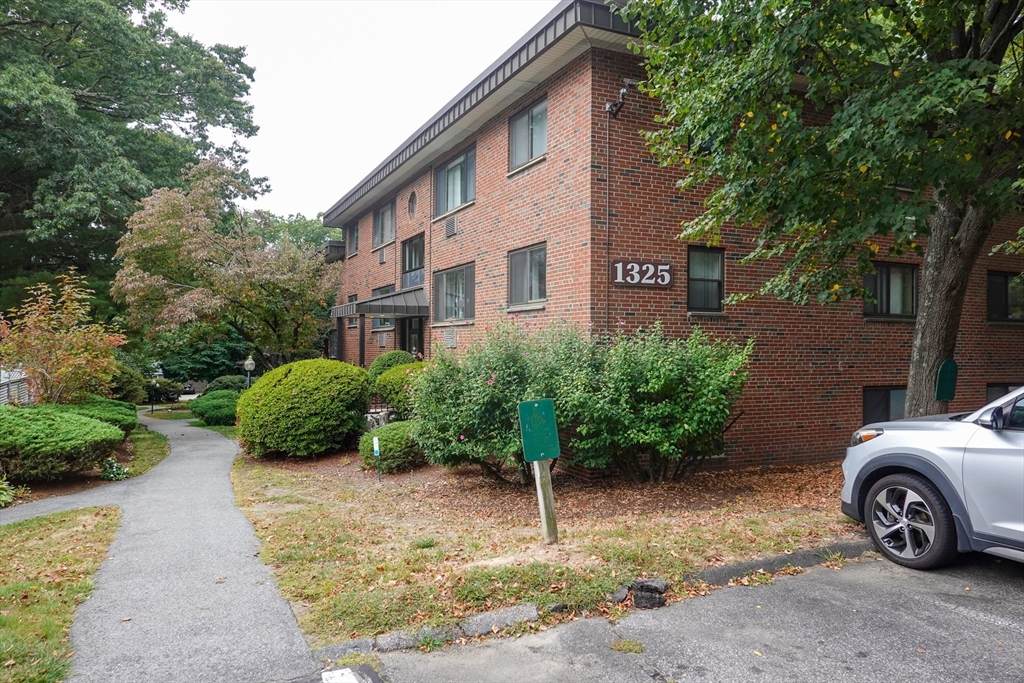 1325 Worcester Rd - Photo 1