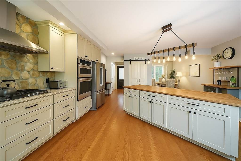114 Country Club Way - Photo 1