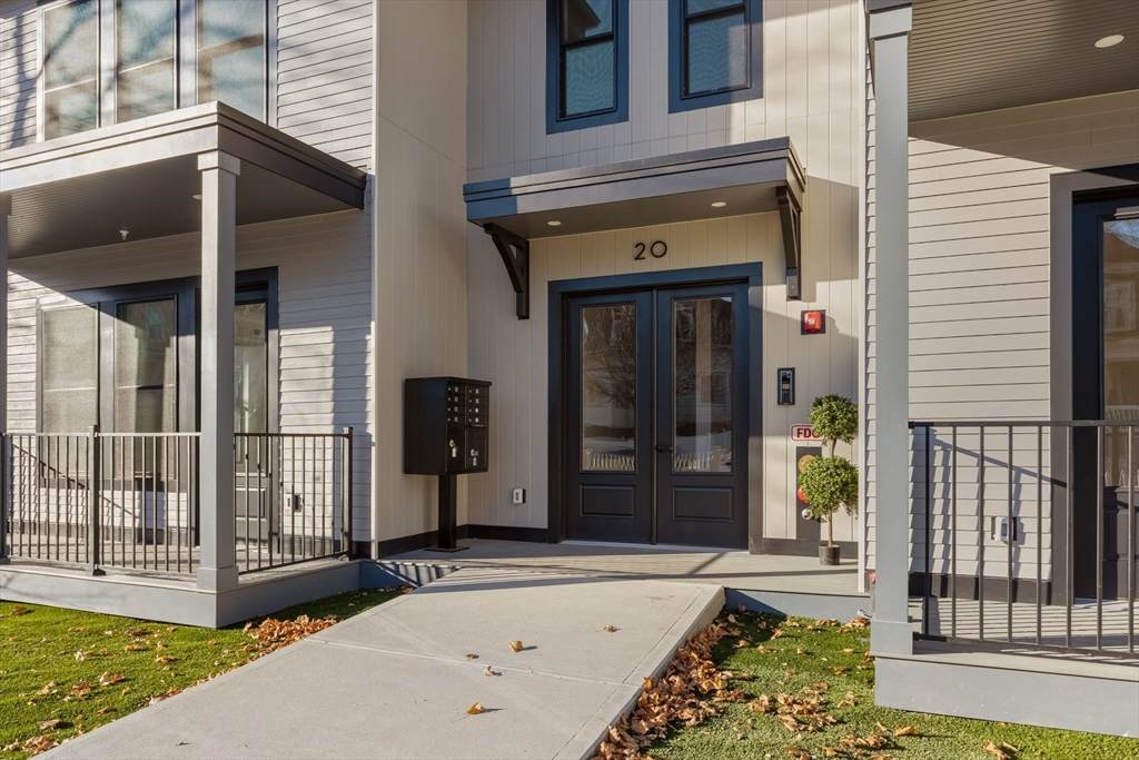 18-20 Parkman St - Photo 1