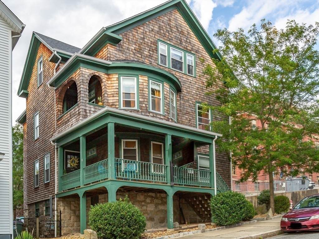 256 Maple St - Photo 1