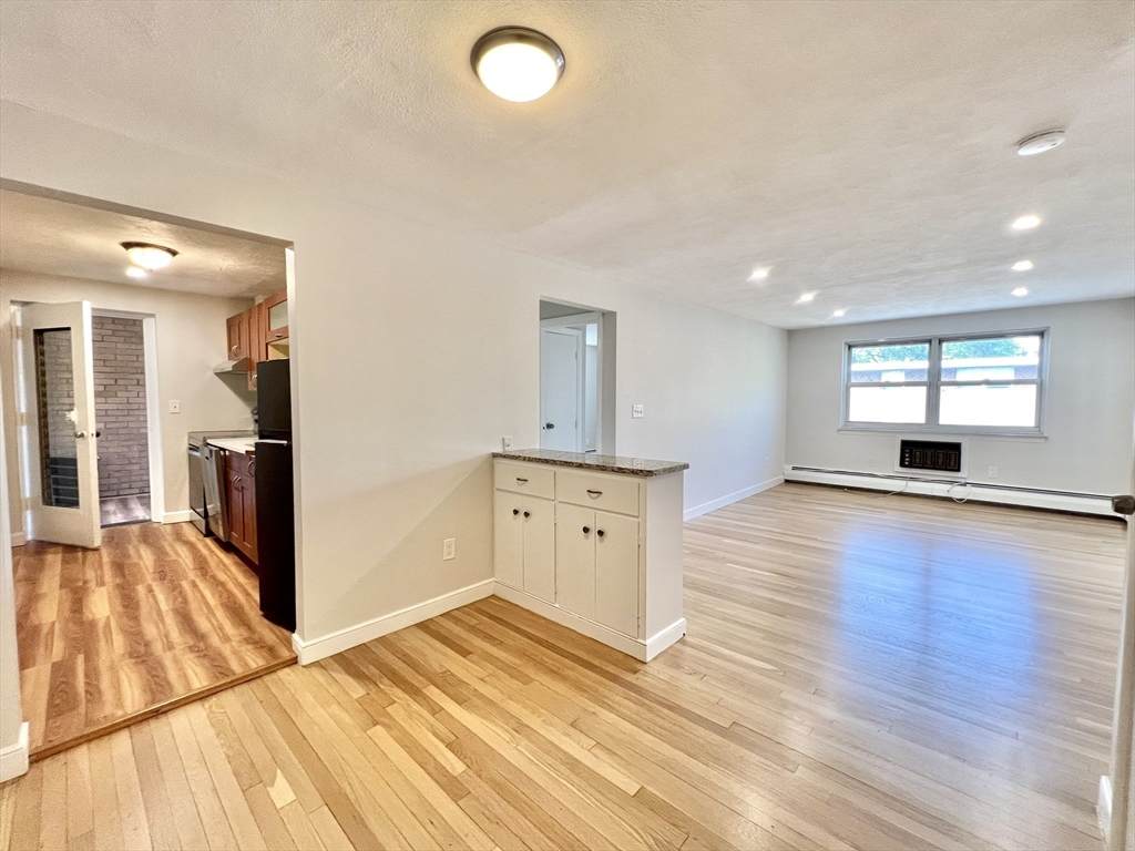 15 Commonwealth Ct - Photo 1