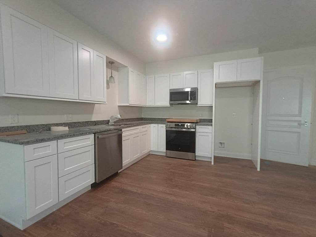 10 Franklin Ave - Photo 1