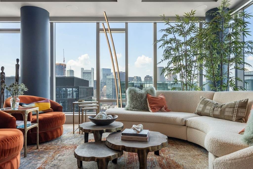 135 Seaport Blvd - Photo 1