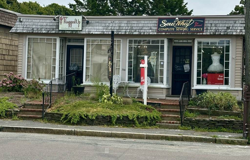 705 Main St - Photo 1
