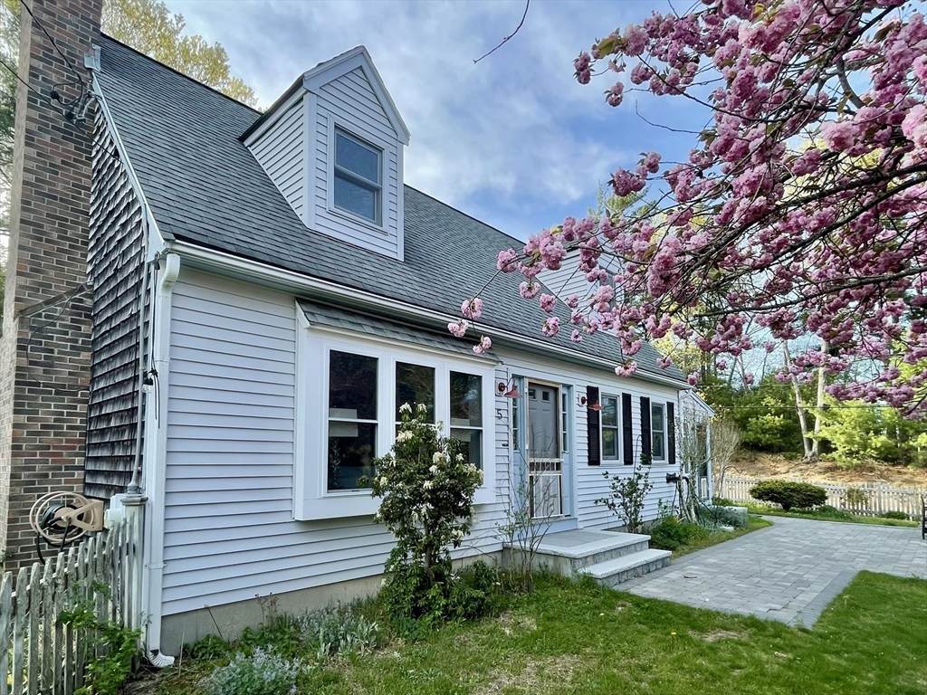 5 Terry Lane - Photo 1