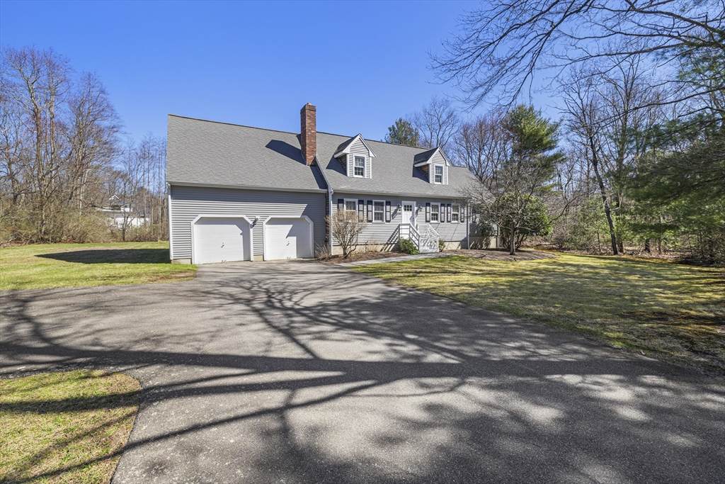 1680 Maple St - Photo 1