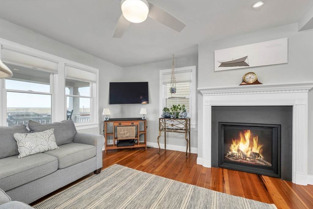 713 Ocean Boulevard - Photo 1