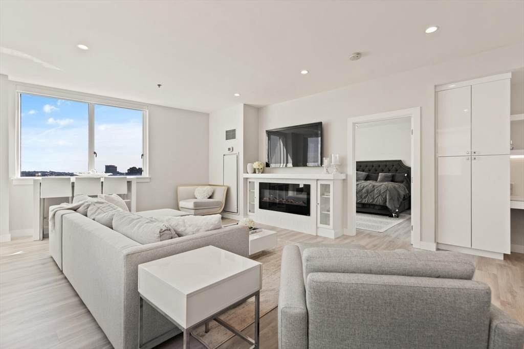 234 Causeway St - Photo 1
