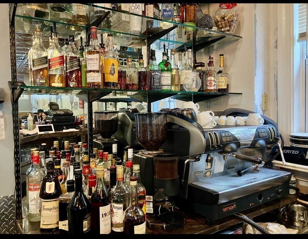 000 Liquor License - Photo 1