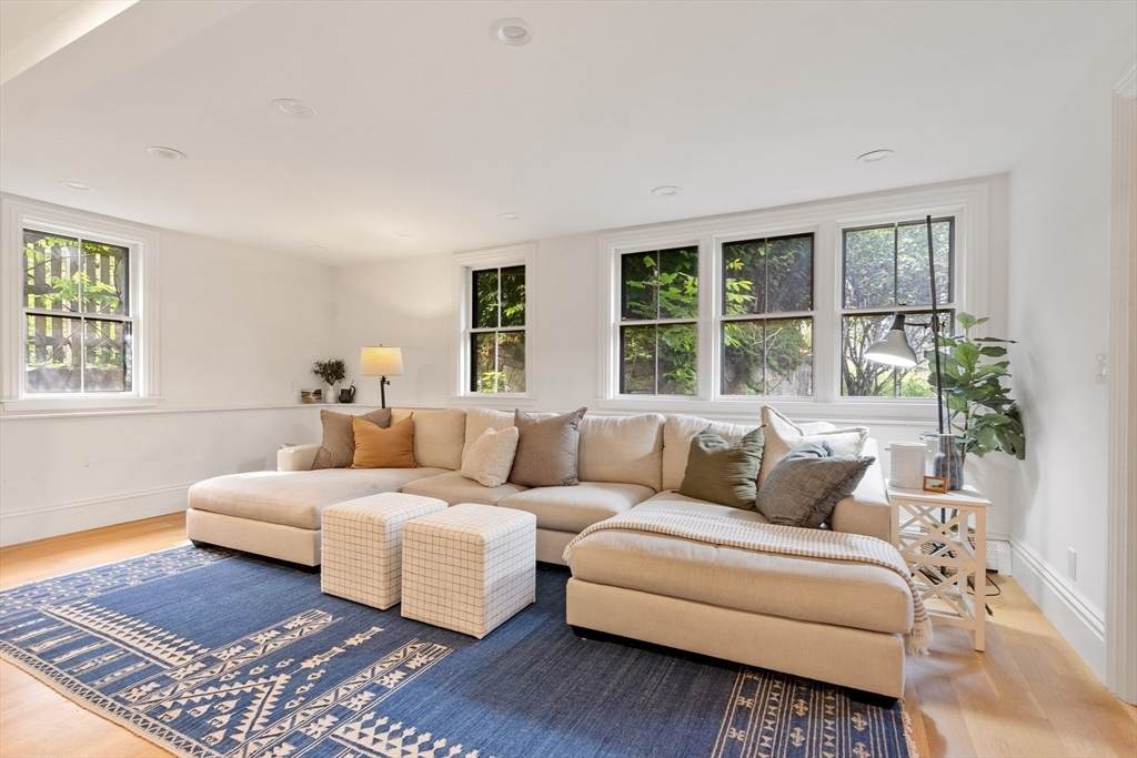23 Centre Ave - Photo 1