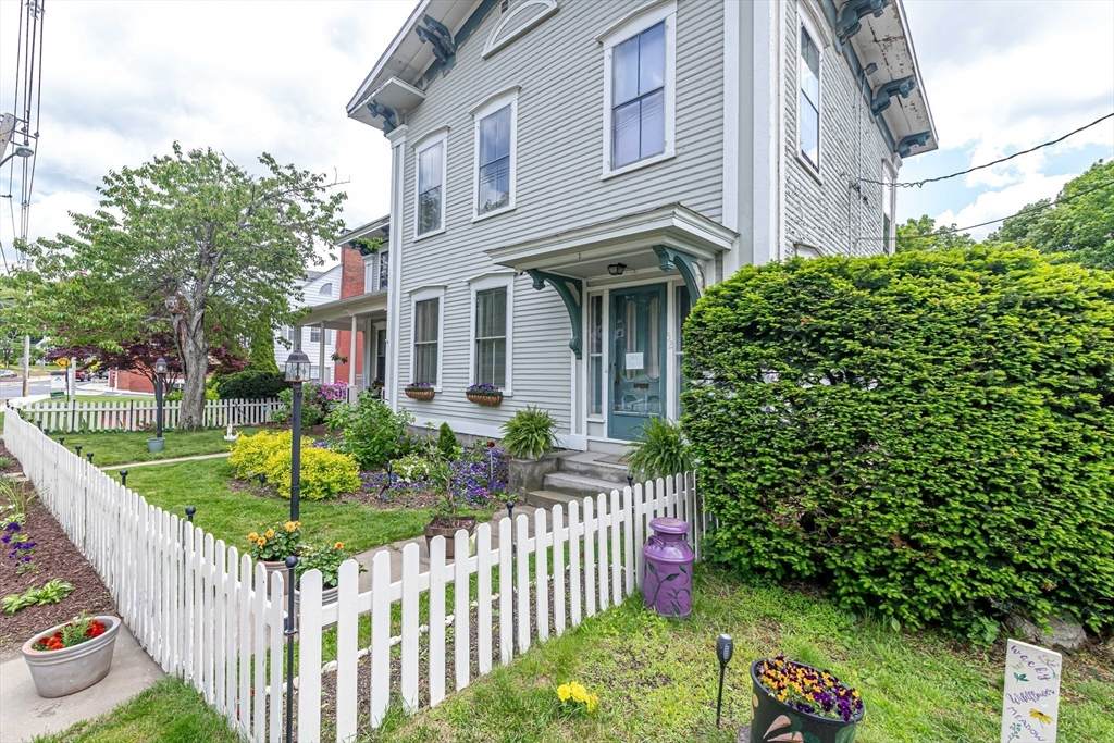 52 Central - Photo 1