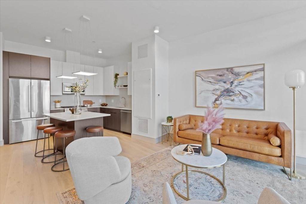 101 N Beacon - Photo 1