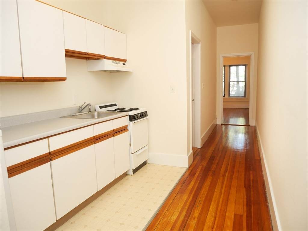 1382 Beacon - Photo 1