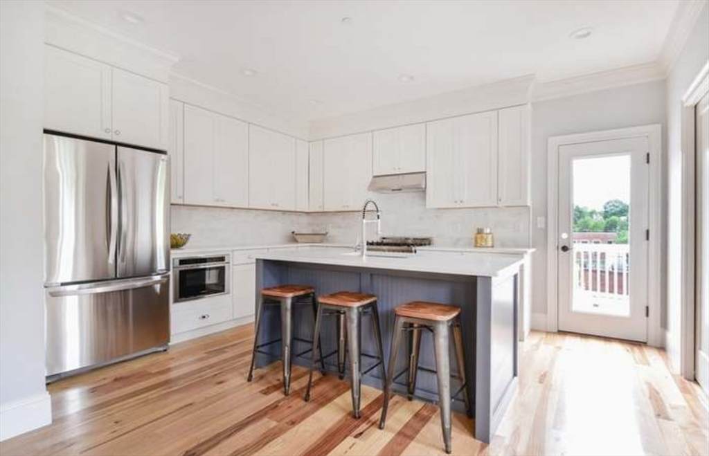 44 Evergreen St - Photo 1