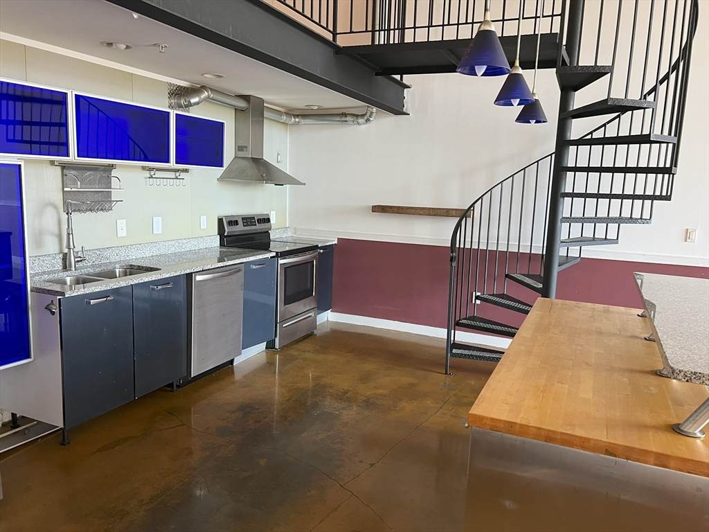 950 Broadway - Photo 1