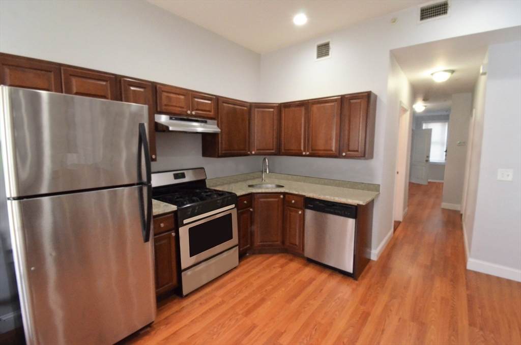 194 Marion St - Photo 1