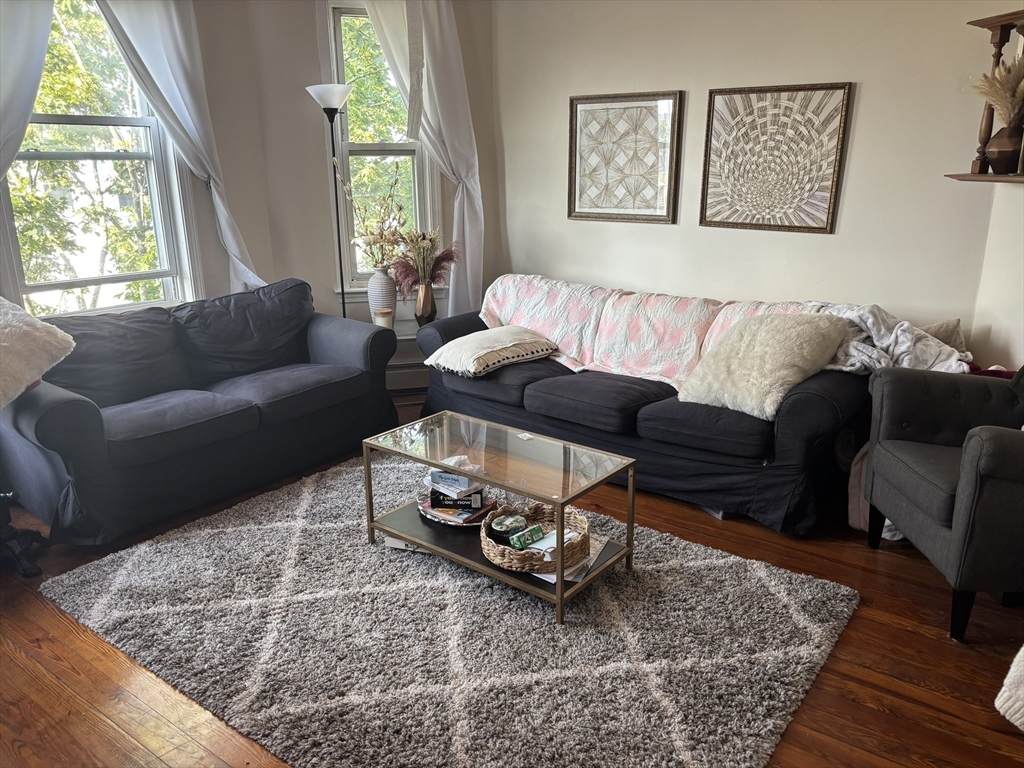 825 E 2nd - Photo 1