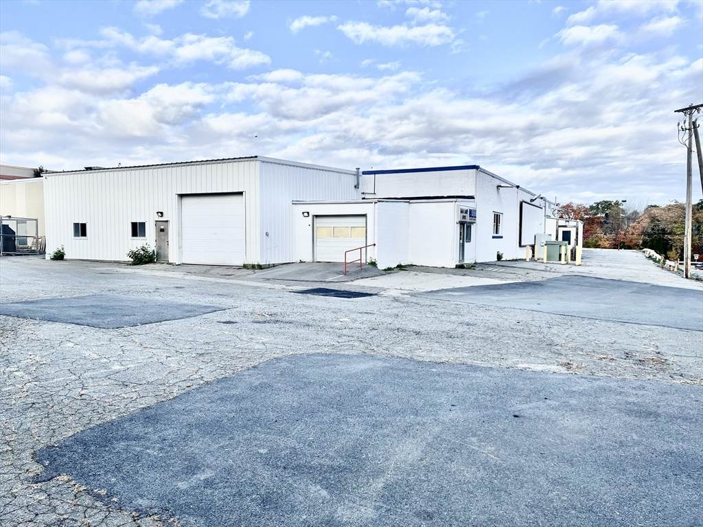 207 Highland Ave - Photo 1