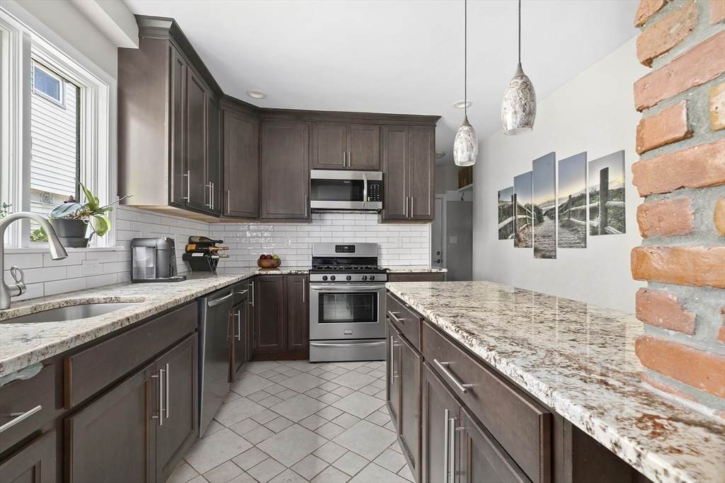 725 Fellsway - Photo 1
