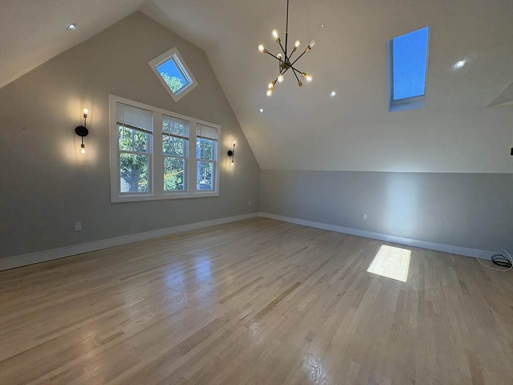 15 Lanark Rd - Photo 1