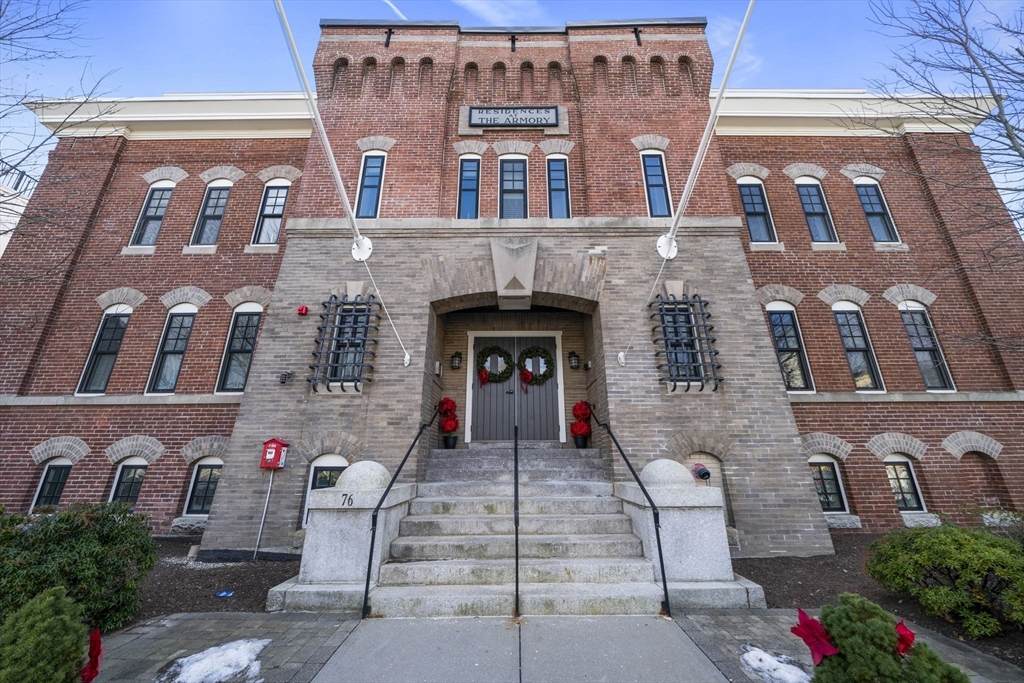 76 Court St - Photo 1