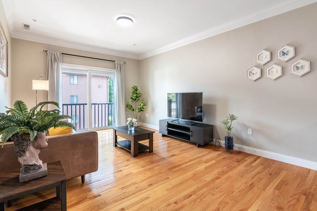 160 School St - Photo 1