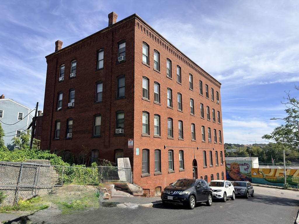 24 Charlton Street - Photo 1