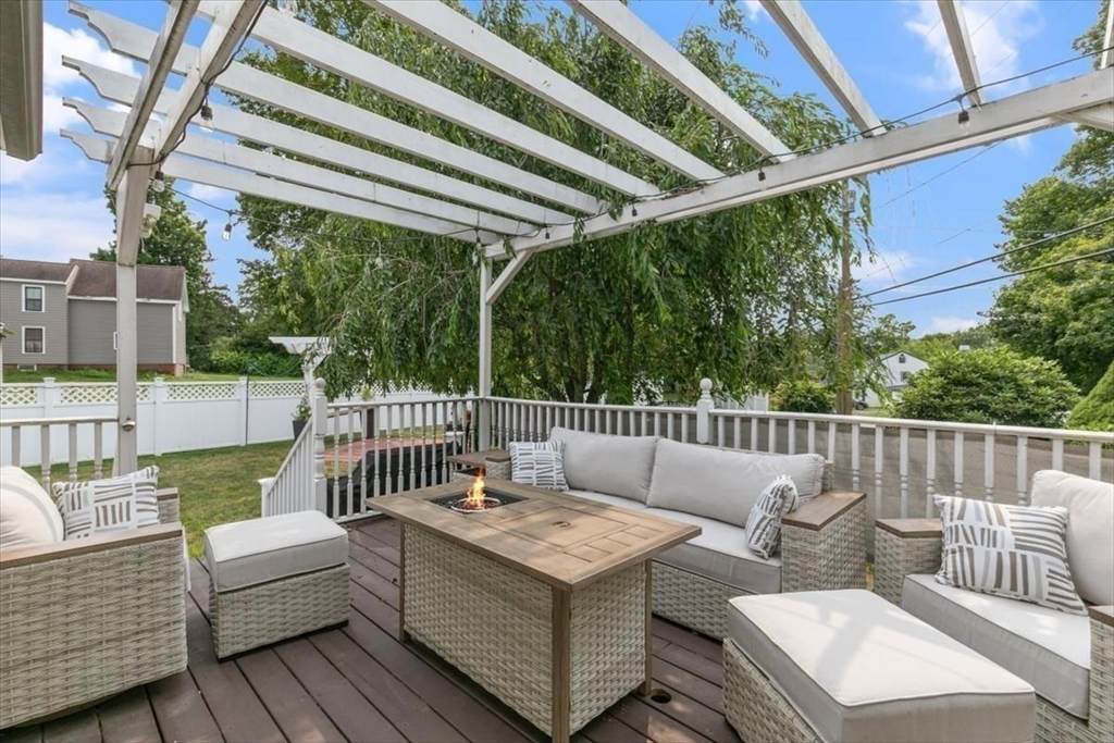 140 North Ave - Photo 1