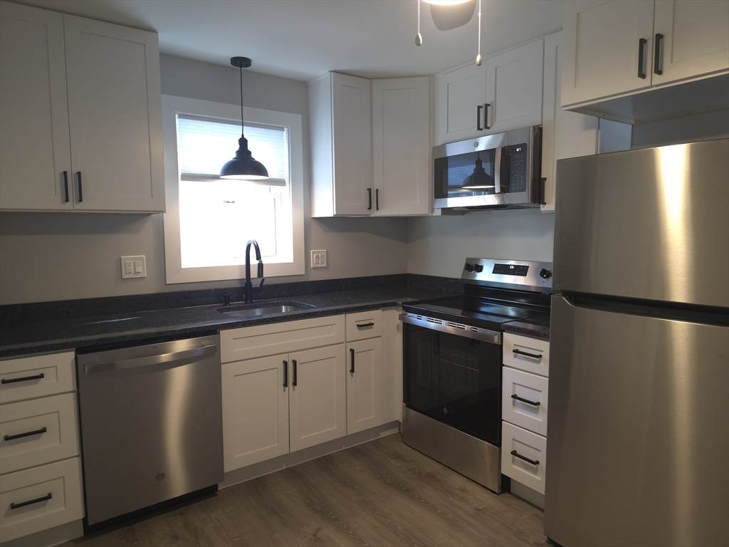 12 Hunnewell Rd - Photo 1