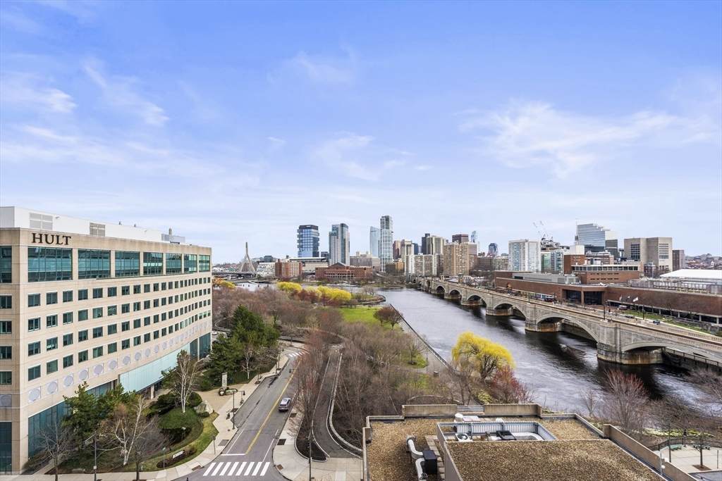 8-10 Museum Way - Photo 1