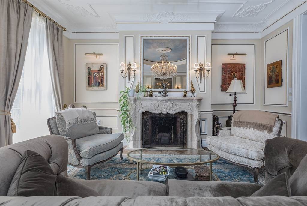11 Chestnut Street - Photo 1