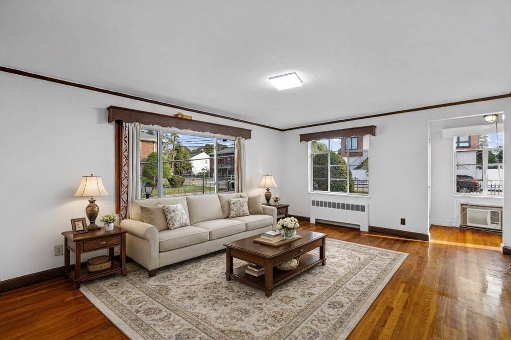 176 River St - Photo 1