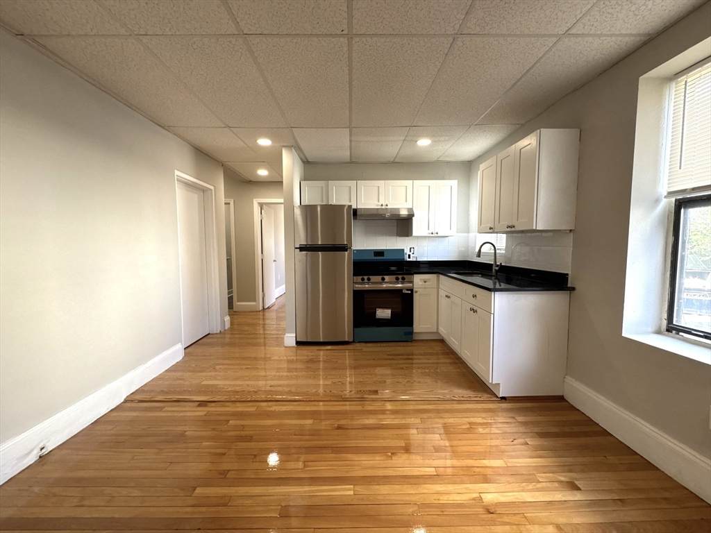 8 Langmaid Ave - Photo 1