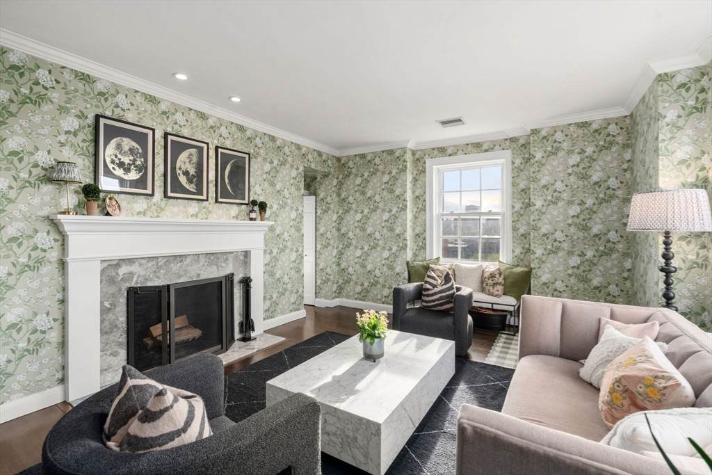 65 Commonwealth Ave - Photo 1
