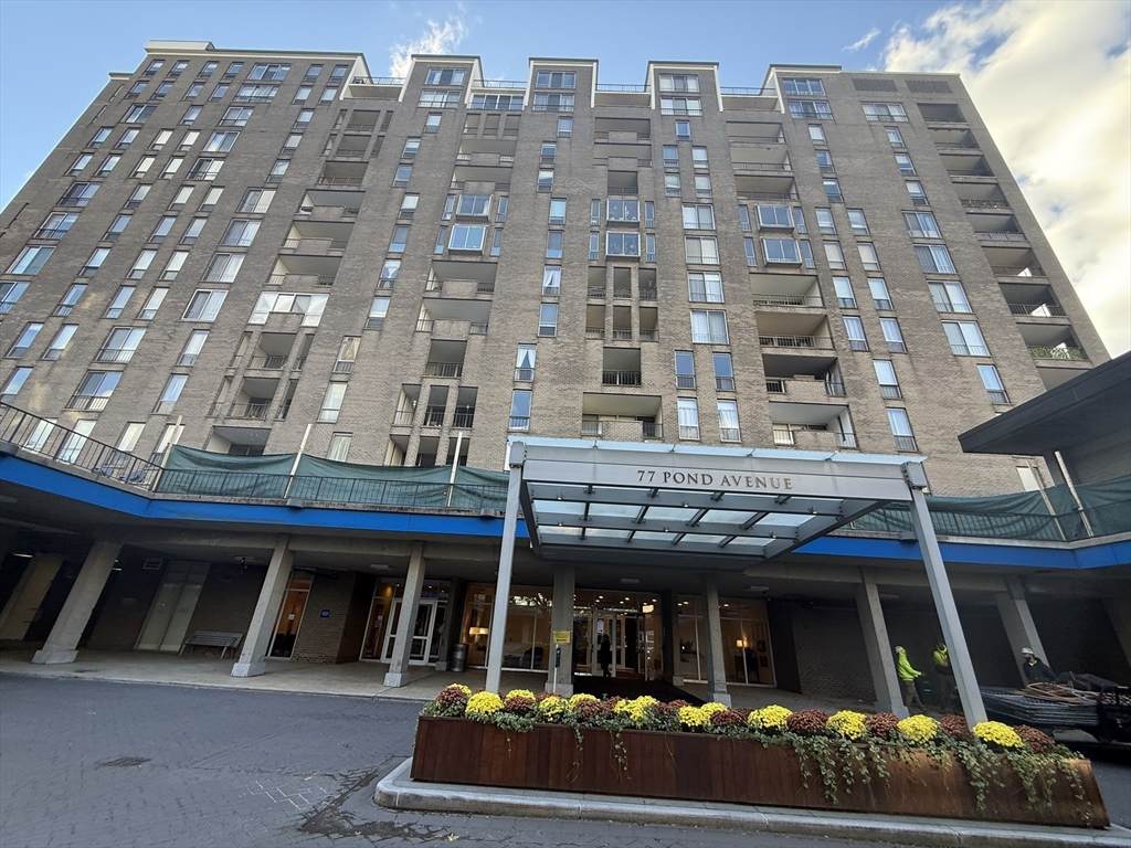 77 Pond Ave - Photo 1