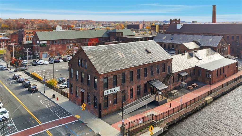 420 Dwight St - Photo 1